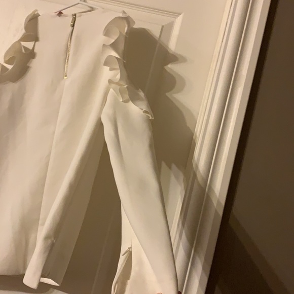 A white Ted Baker blouse with open shoulders - Picture 5 of 12